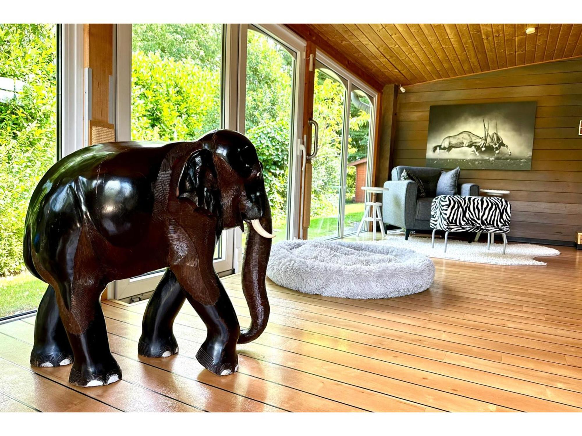 Lodge Of Africa - Einzigartige Themenzimmer, Eingezaeunten Garten, Sauna, Whirlpool & Kamin, Hunde Willkommen, Gasgrill, Voll Ausgestattete Kueche, Grosser Essbereich, Hamburg & Stade In Der Naehe Twielenfleth المظهر الخارجي الصورة